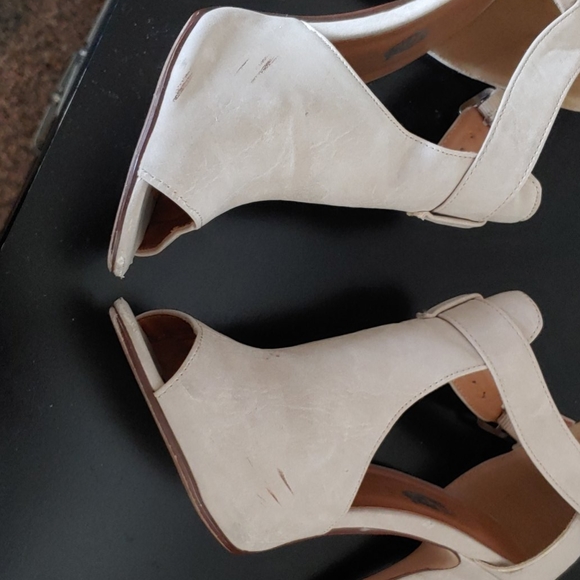 CREAM 4" HEEL WITH PEEKABOO - Picture 5 of 5